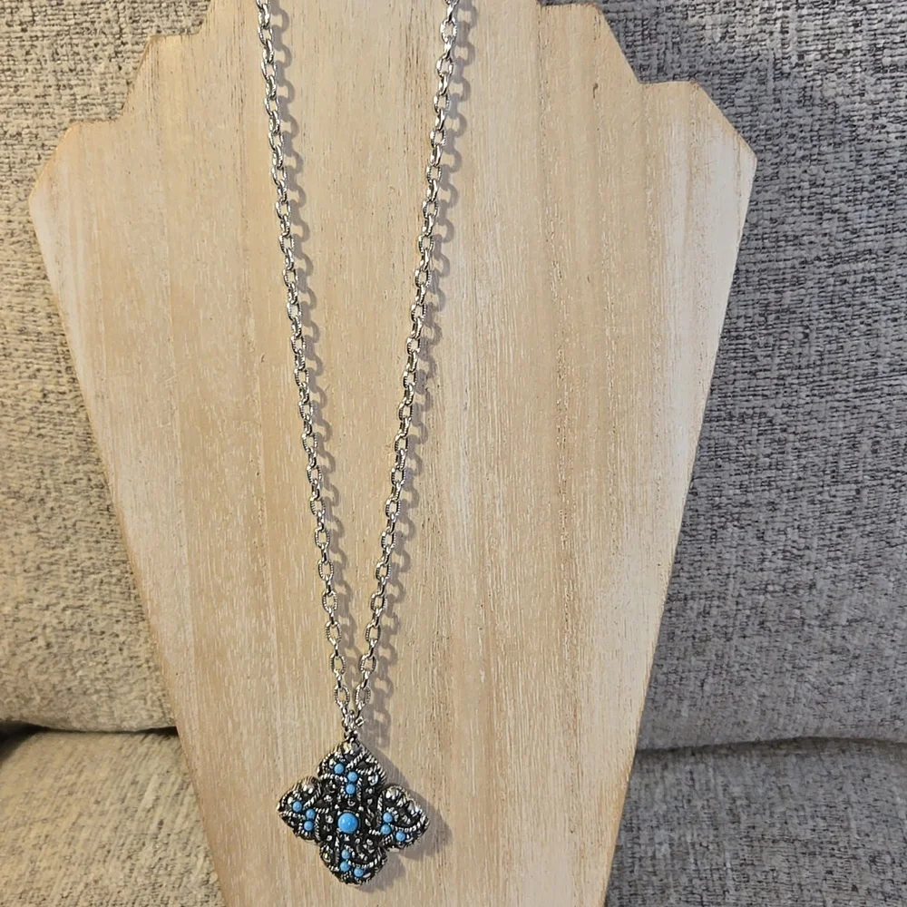1973 Avon SIERRA Cross With Blue Stones 22